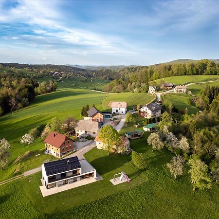 Holiday House Hona Lux Velike Lasce Екстериор снимка