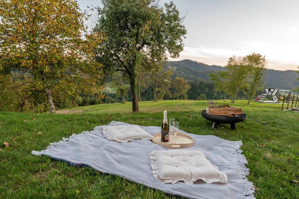 Holiday House Hona Lux Velike Lasce Екстериор снимка