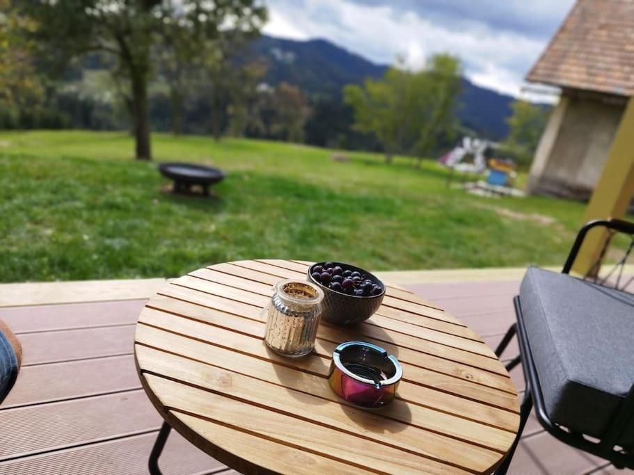 Holiday House Hona Lux Velike Lasce Екстериор снимка