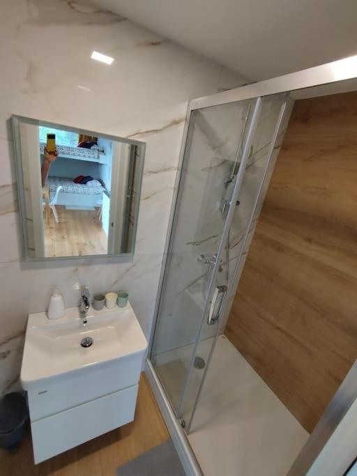 Holiday House Hona Lux Velike Lasce Екстериор снимка