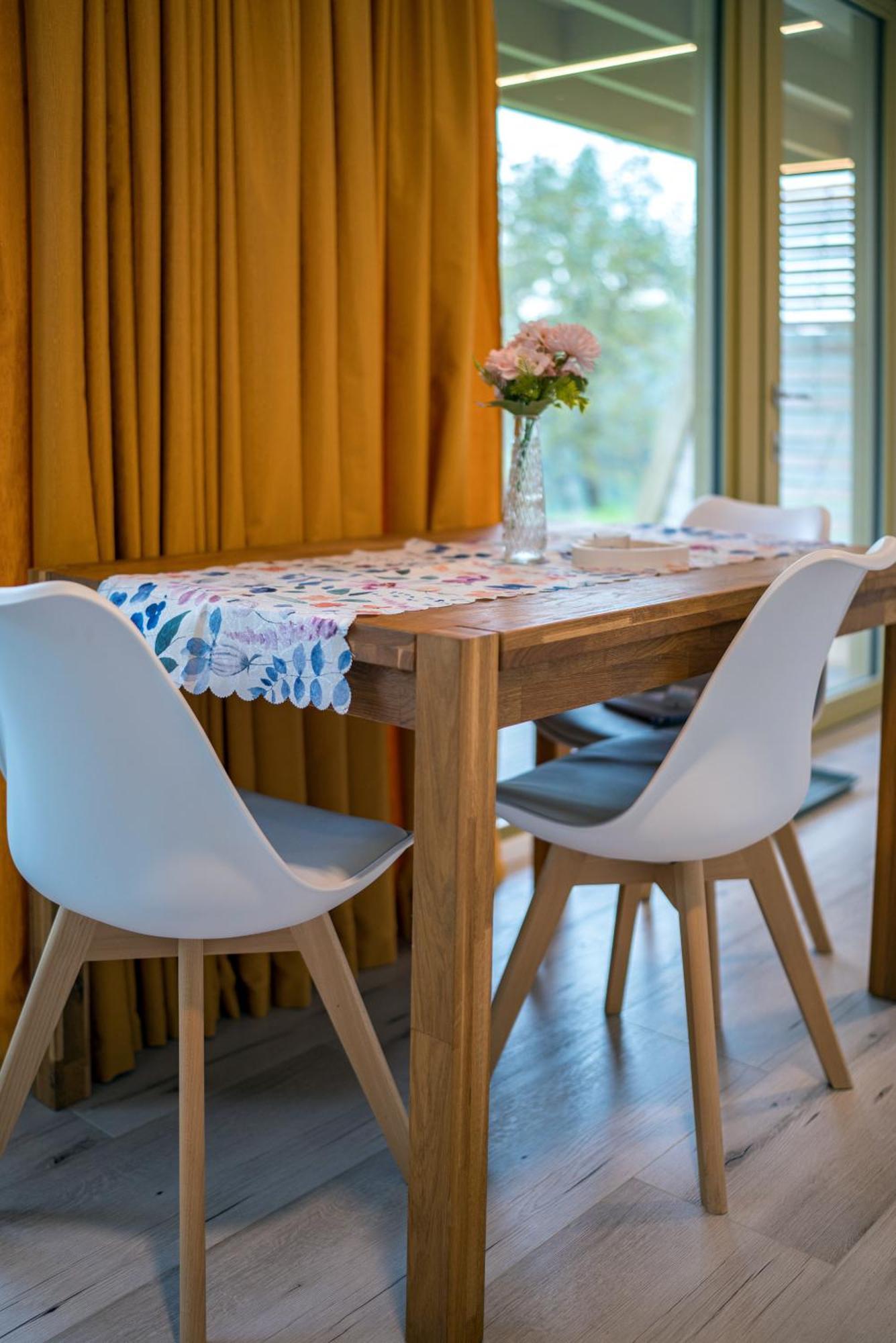 Holiday House Hona Lux Velike Lasce Екстериор снимка