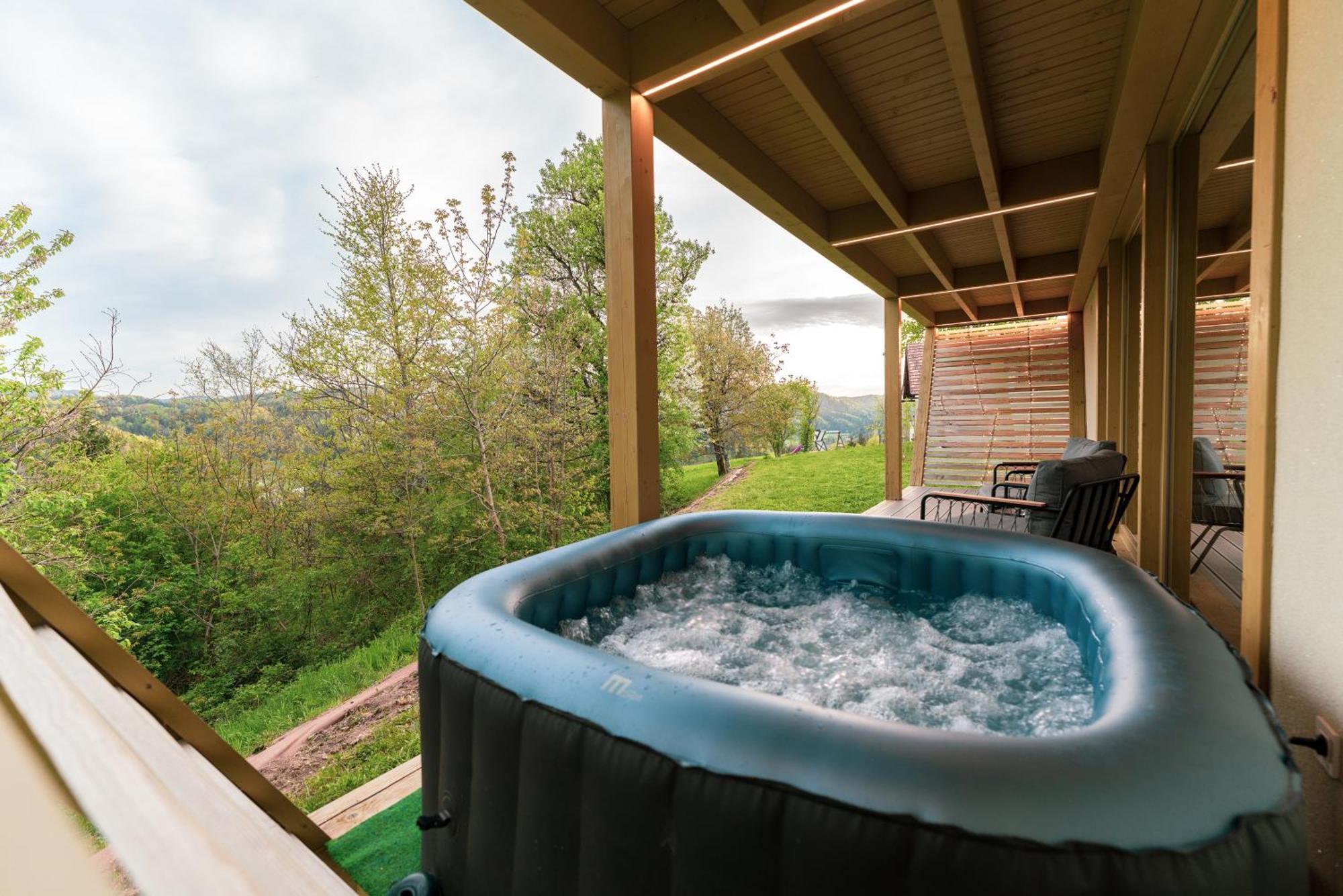 Holiday House Hona Lux Velike Lasce Екстериор снимка